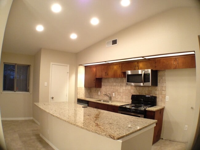 property at 3612 Hanover Ln
