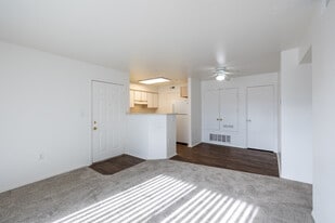 Woodlands in Fort Collins, CO - Building Photo