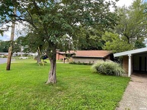 2219 North St in Pekin, IL - Building Photo - Building Photo