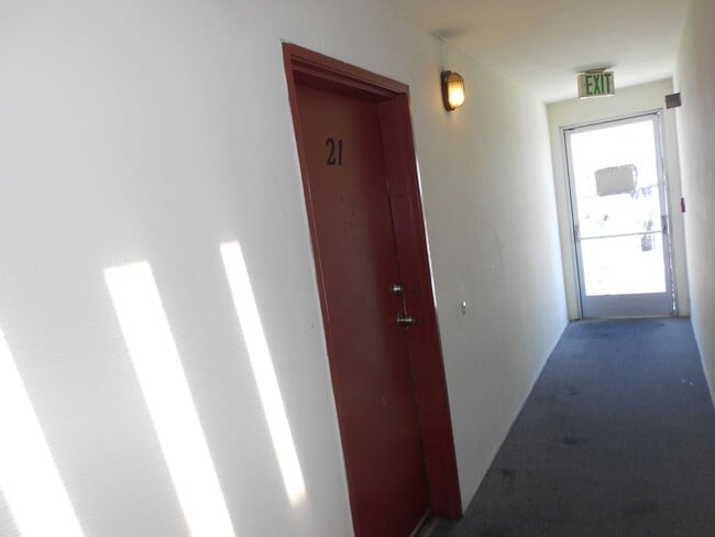 4275 Chamoune Ave in San Diego, CA - Building Photo - Building Photo