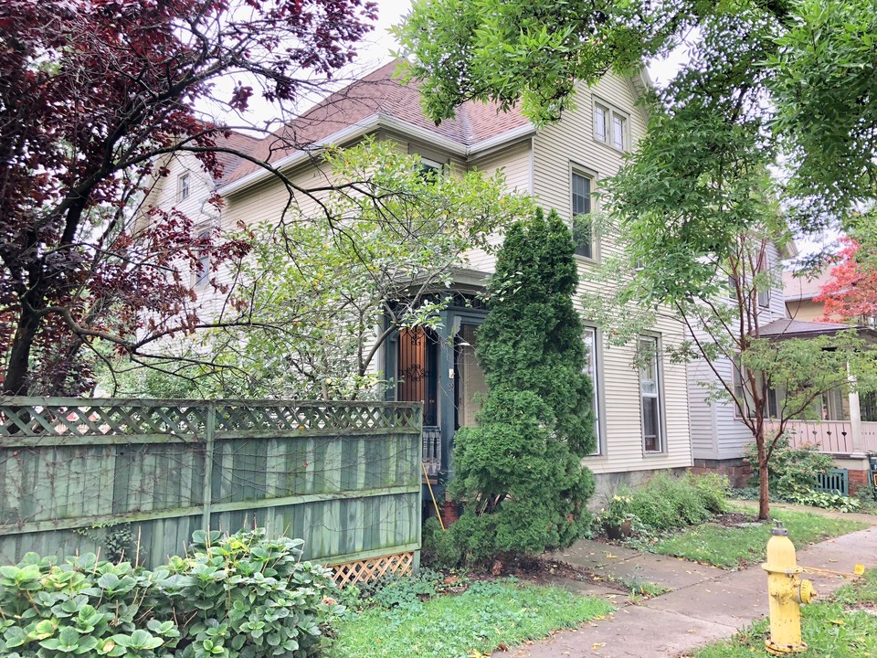 East End Duplex in Rochester, NY - Building Photo