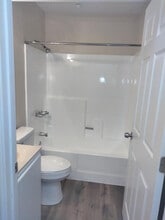 Arrow Apartments in Fontana, CA - Building Photo - Building Photo