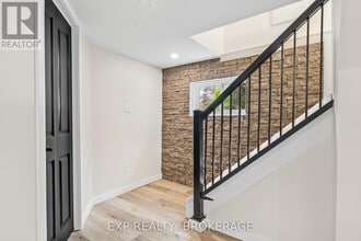 493 College St in Kingston, ON - Building Photo - Building Photo