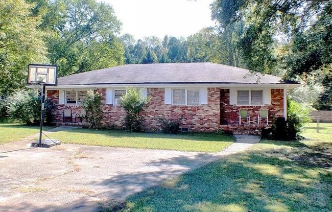 1073-1075 Wisteria Dr SW in Mableton, GA - Building Photo - Building Photo