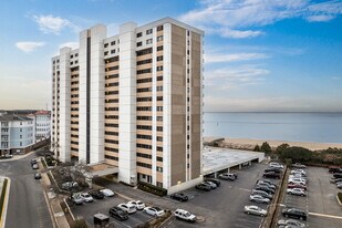 Harbour Gate in Virginia Beach, VA - Building Photo