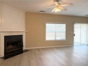 349 Creek Manor Way in Suwanee, GA - Building Photo - Building Photo