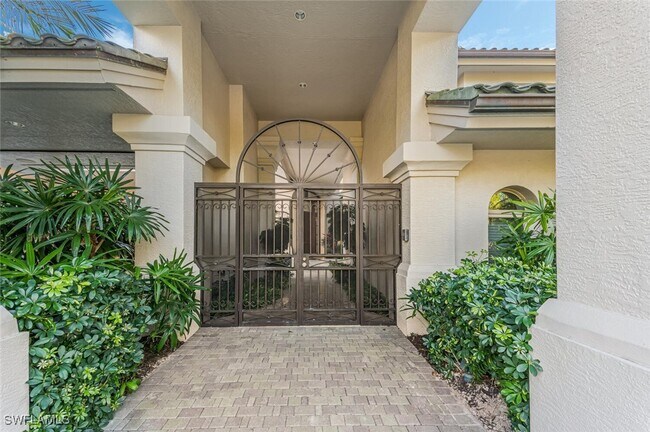 7331 Tilden Ln in Naples, FL - Foto de edificio - Building Photo