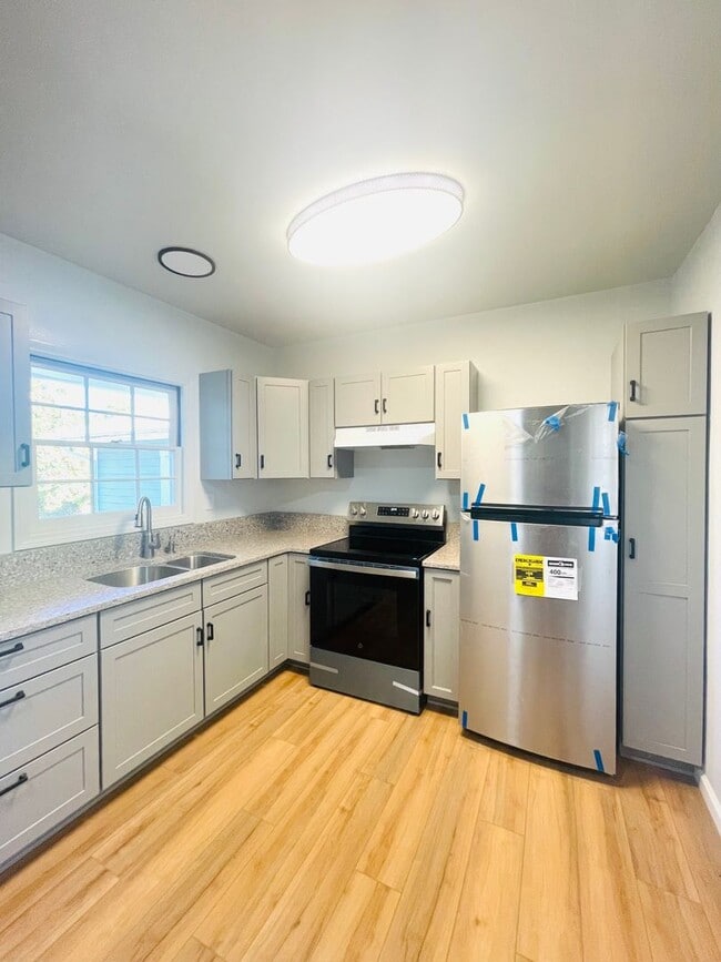 1081 Pasadena Ave in Fillmore, CA - Building Photo - Building Photo