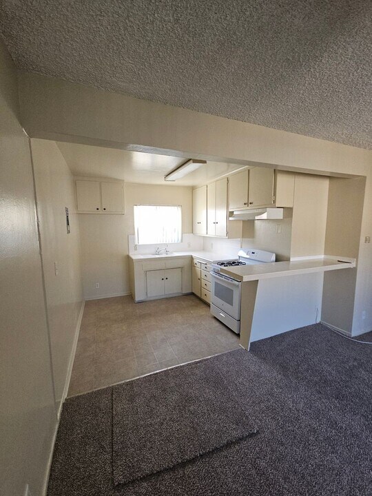 812 S Glendale Ave in Glendale, CA - Building Photo