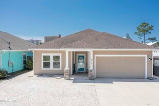 6813 S Lagoon Dr in Panama City Beach, FL - Building Photo