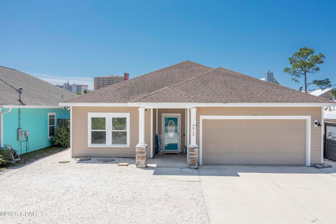 6813 S Lagoon Dr in Panama City Beach, FL - Building Photo