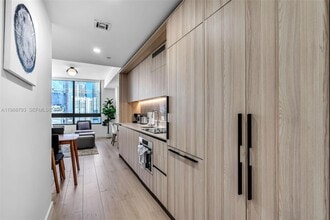 225 N Miami Ave in Miami, FL - Building Photo - Building Photo