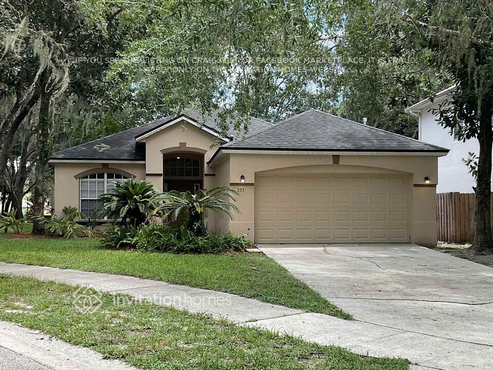 233 Hanging Moss Dr in Oviedo, FL - Building Photo