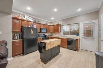 August 2026 Pre-Lease 4 bed Lakeridge - NO CARPET! in College Station, TX - Foto de edificio - Building Photo