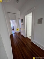 124 Warren St in Boston, MA - Building Photo