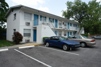 The Cayman Apartments in Sarasota, FL - Foto de edificio - Building Photo