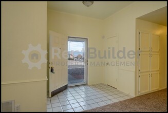 5025 Summersville Dr NW in Albuquerque, NM - Building Photo - Building Photo