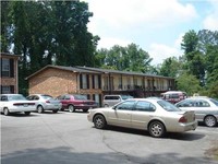 The Pines Apartments in Birmingham, AL - Foto de edificio - Building Photo