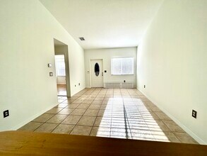 621 NW 78th Terrace in Pembroke Pines, FL - Building Photo - Building Photo