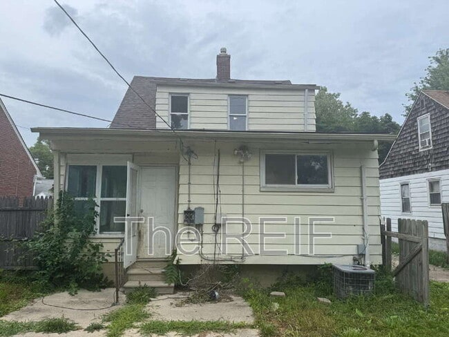 20040 Washtenaw St in Harper Woods, MI - Building Photo - Building Photo