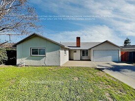 10326 Pendleton St in Riverside, CA - Building Photo