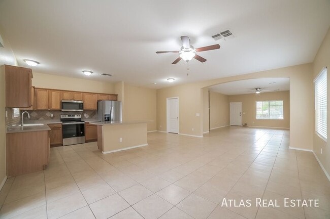 17818 W Acapulco Ln in Surprise, AZ - Foto de edificio - Building Photo