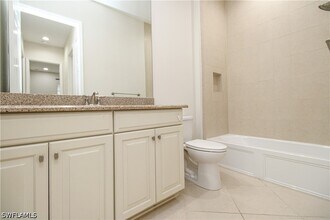 9122 Isla Bella Cir in Bonita Springs, FL - Building Photo - Building Photo
