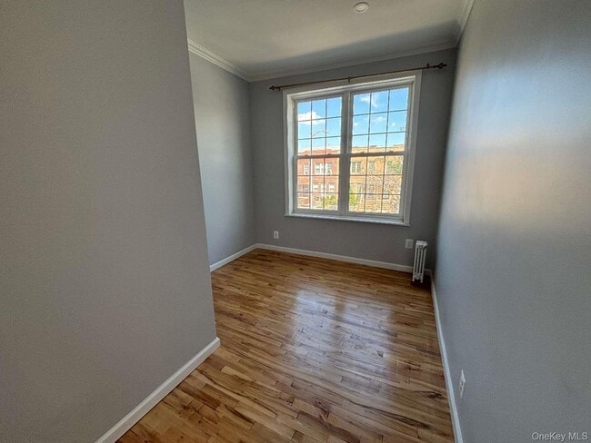33-12 24th Ave in Queens, NY - Building Photo - Building Photo