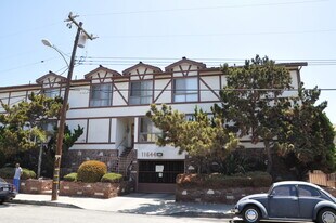 Pinnacle Acacia LLC in Hawthorne, CA - Building Photo