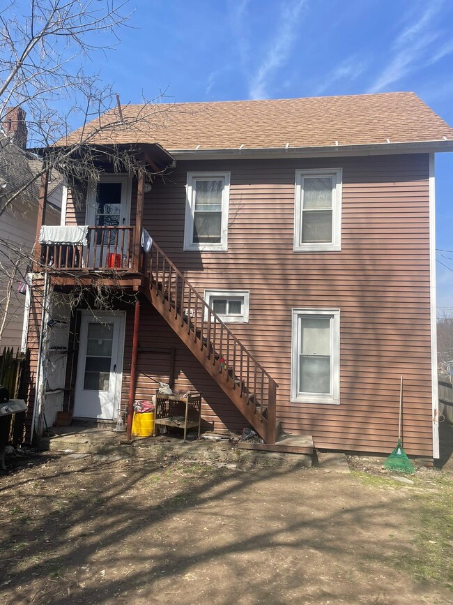 90 Montgomery St in Middletown, NY - Foto de edificio - Building Photo