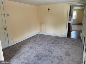 360 W Paletown Rd in Quakertown, PA - Foto de edificio - Building Photo