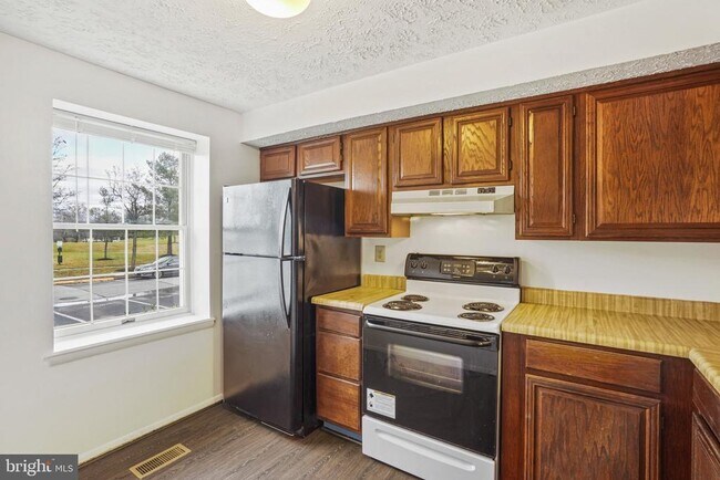 3525 Laurel View Ct in Laurel, MD - Building Photo - Building Photo