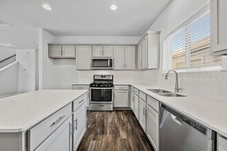 8128 Daisy Cutter Crossing in Georgetown, TX - Building Photo - Building Photo