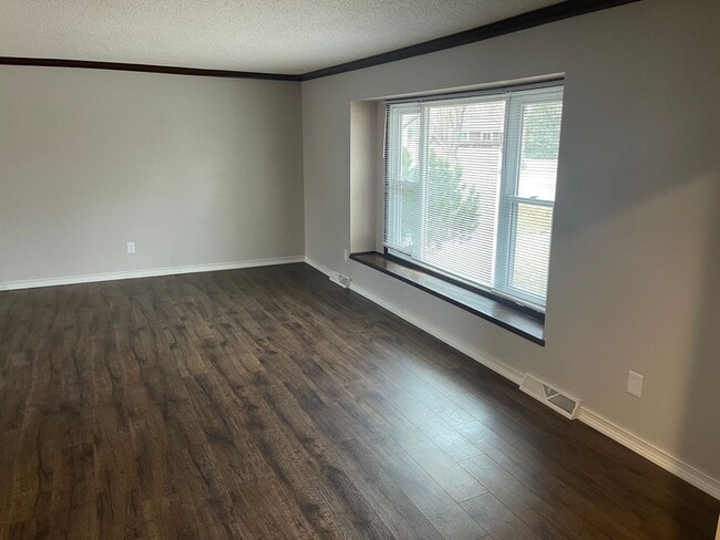 9500 Valdez Dr in Urbandale, IA - Building Photo - Building Photo