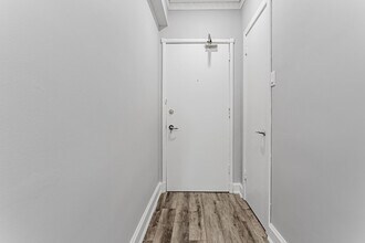 150 Farnham Ave in Toronto, ON - Building Photo - Building Photo