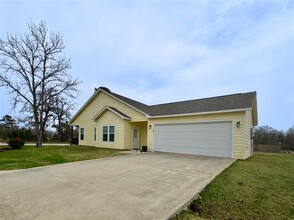 123 Legend Ln in Livingston, TX - Building Photo - Building Photo