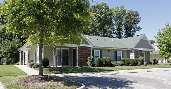 Courthouse Senior Apartments in Chesterfield, VA - Building Photo - Building Photo