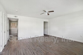 7710 N Coronet Ct in New Orleans, LA - Building Photo - Building Photo