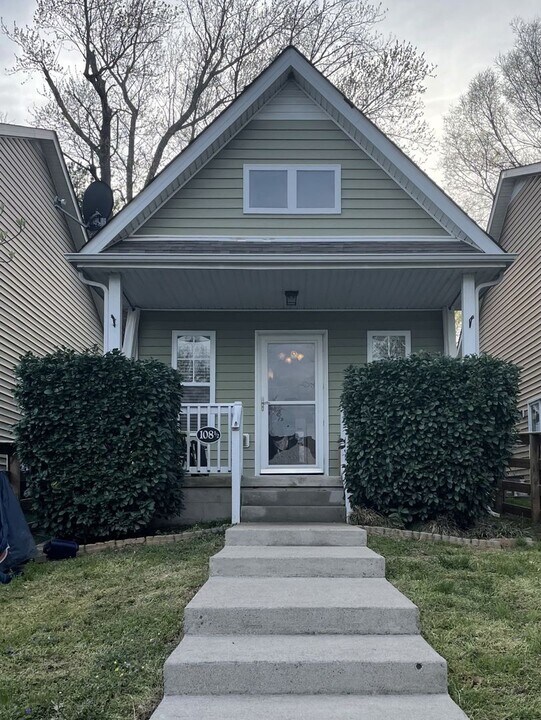 108 1/2 Riverview Dr in Clarksville, TN - Building Photo