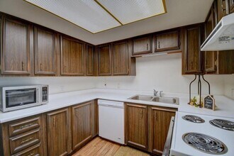 931 Country Club Dr SE in Rio Rancho, NM - Building Photo - Building Photo