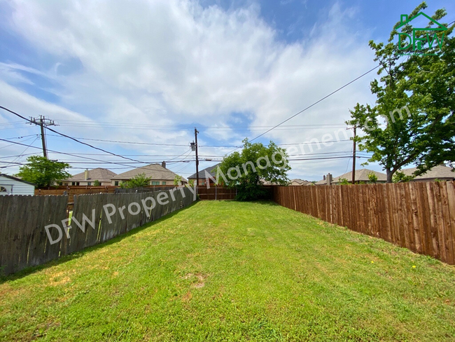 715 Lariat Ln in White Settlement, TX - Building Photo - Building Photo