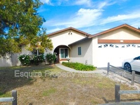 6801 Dove St in Ventura, CA - Building Photo