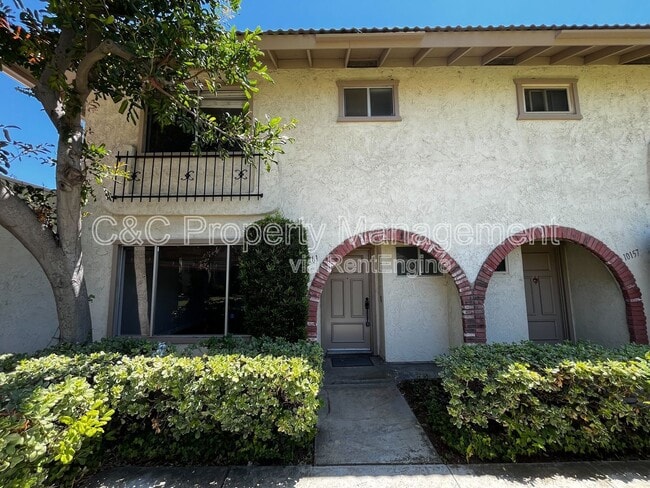 10161 Cabo Dr in Westminster, CA - Foto de edificio - Building Photo