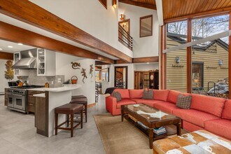 140 Forest Ln in Snowmass Village, CO - Building Photo - Building Photo