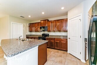 5105 Brickwood Rise Dr in Wimauma, FL - Building Photo - Building Photo