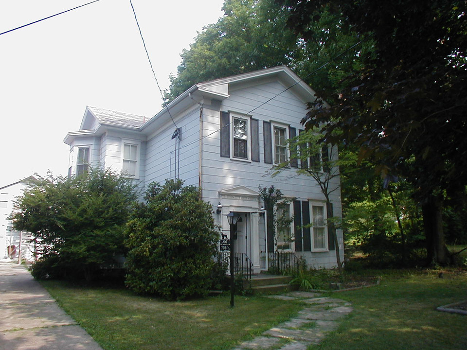 706 Highland Ave in Meadville, PA - Building Photo