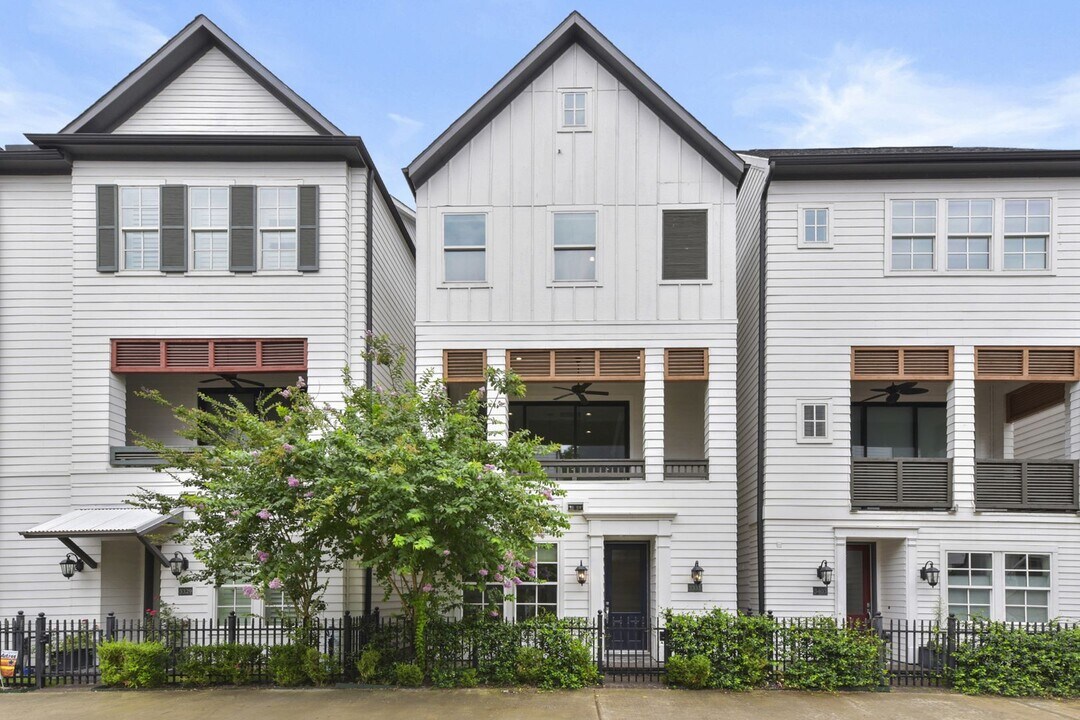 3331 Timbergrove Heights St. in Houston, TX - Building Photo