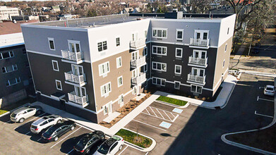 Cambridge North in Milwaukee, WI - Foto de edificio - Building Photo