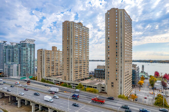 250-270 Queens Quay W in Toronto, ON - Building Photo - Building Photo