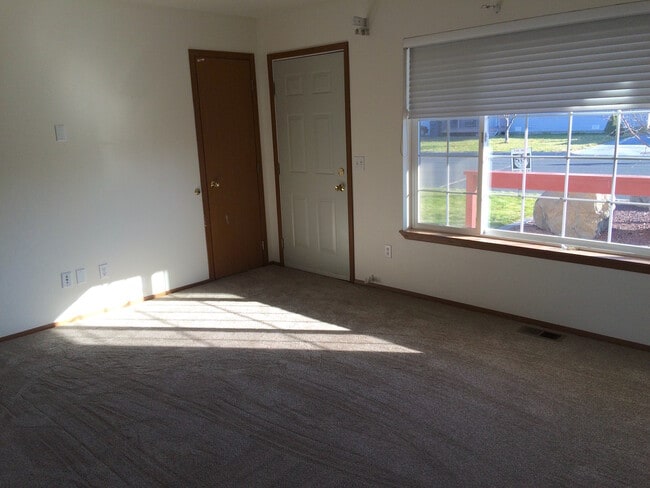 317 5th Ave SE in Ephrata, WA - Building Photo - Building Photo
